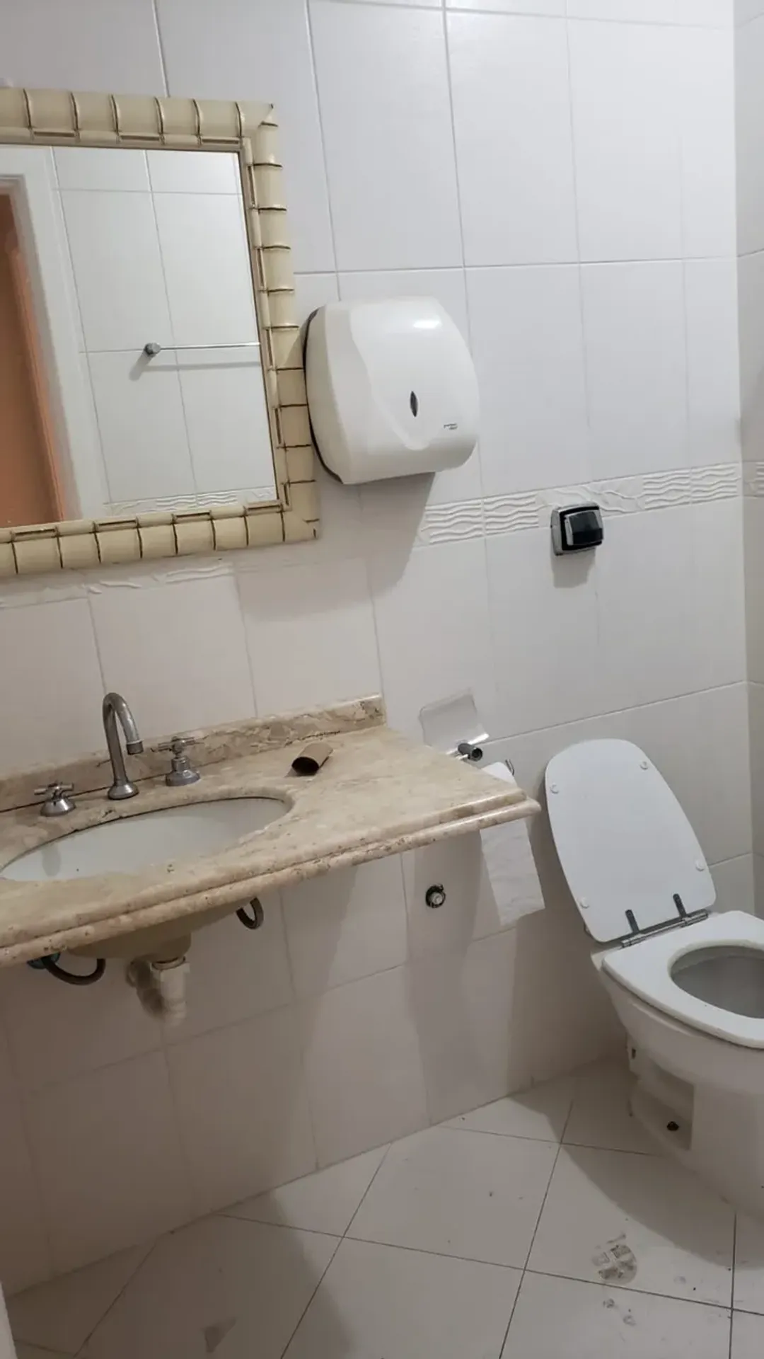Casa com 4 quartos e 4 banheiros, 250 m² — photo 19