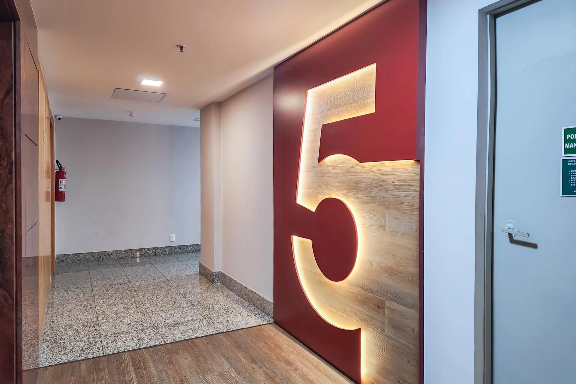 Estudio amueblado con 1 dormitorio y parrilla en la terraza — photo 29