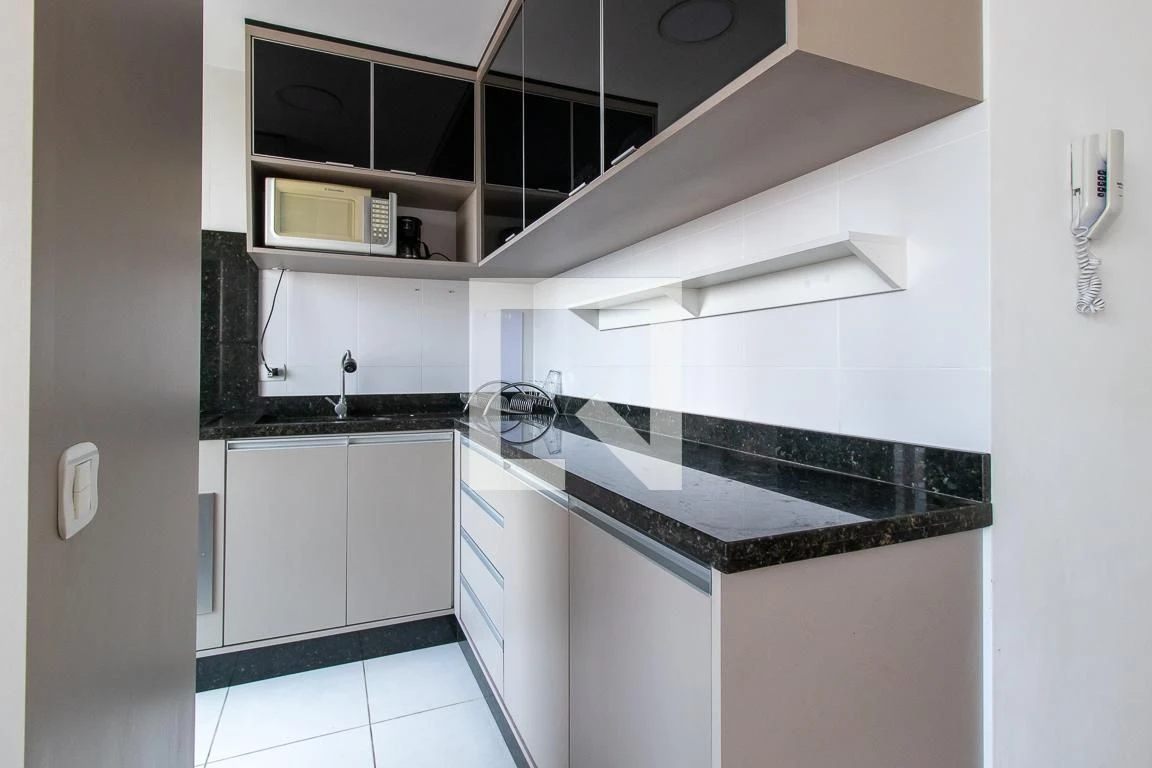 Balcony with a grill in a 2-bedroom apartment, 48 m² — photo 42