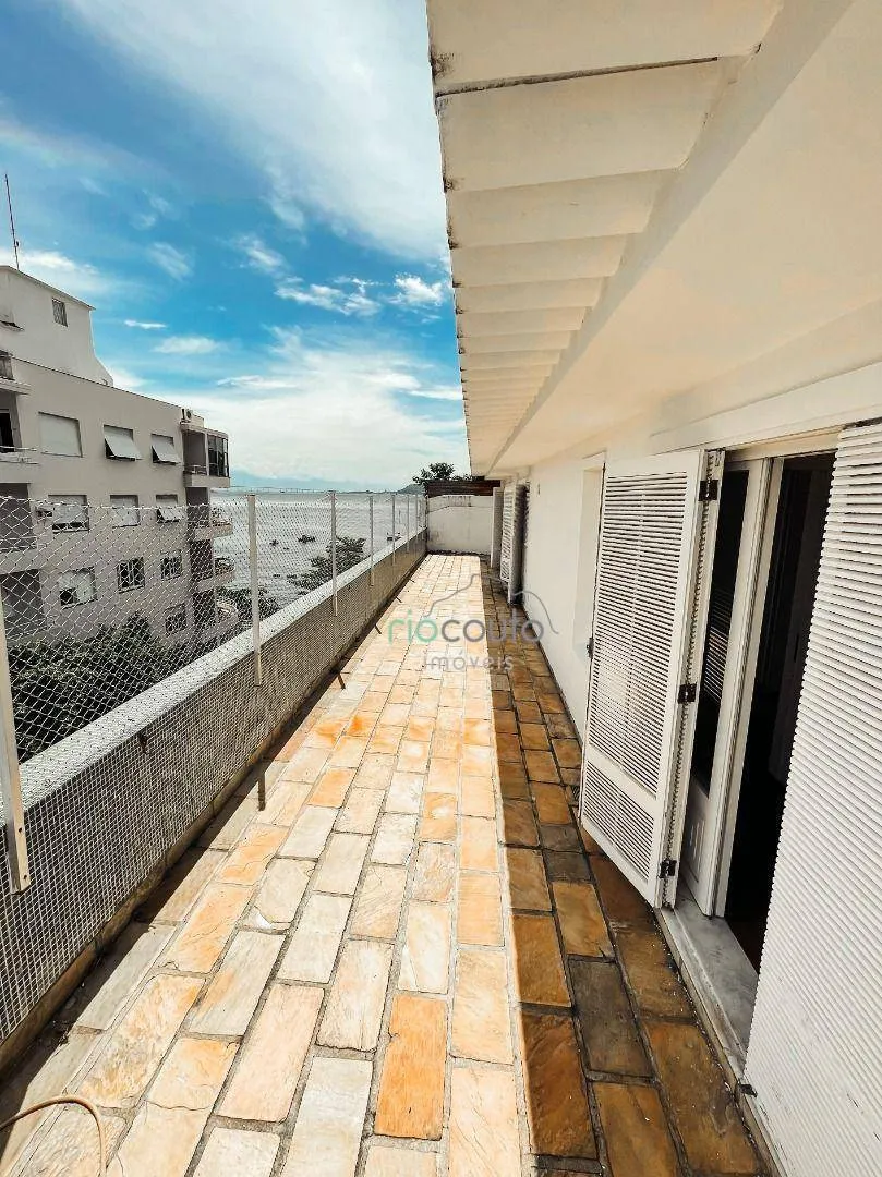 Unfurnished apartment with 4 bedrooms and 377 m² — photo 4