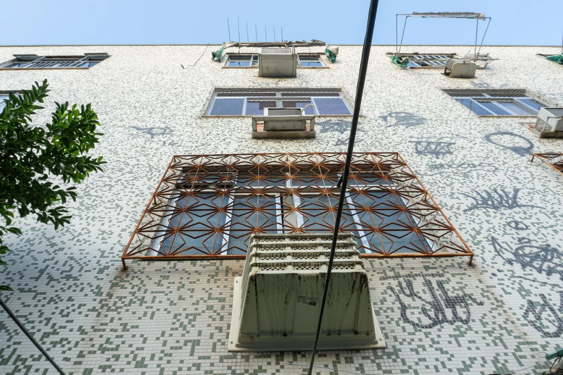 Furnished 3-bedroom apartment with 2 bathrooms — photo 37