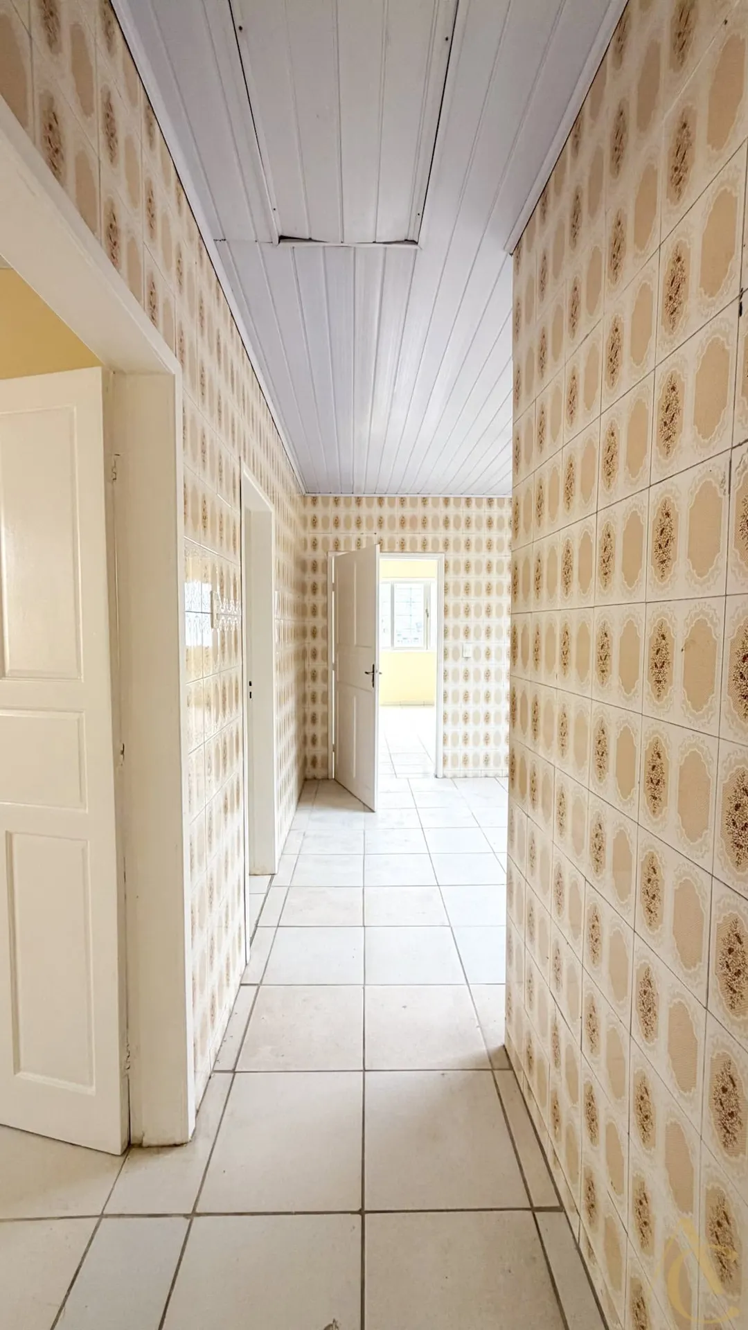 Casa residencial com 4 quartos e 1 banheiro, 263 m² — photo 35
