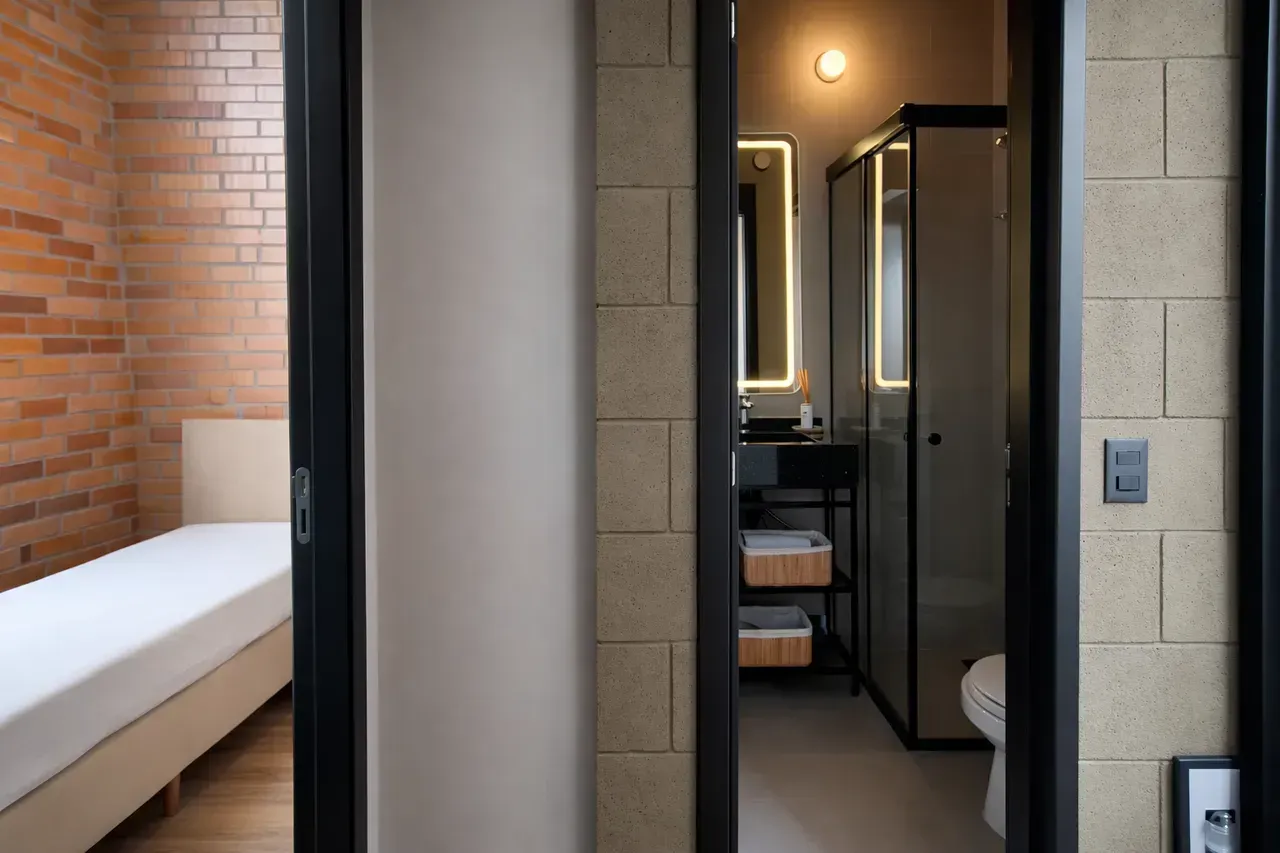 Furnished 2-bedroom apartment with integrated kitchen — photo 6