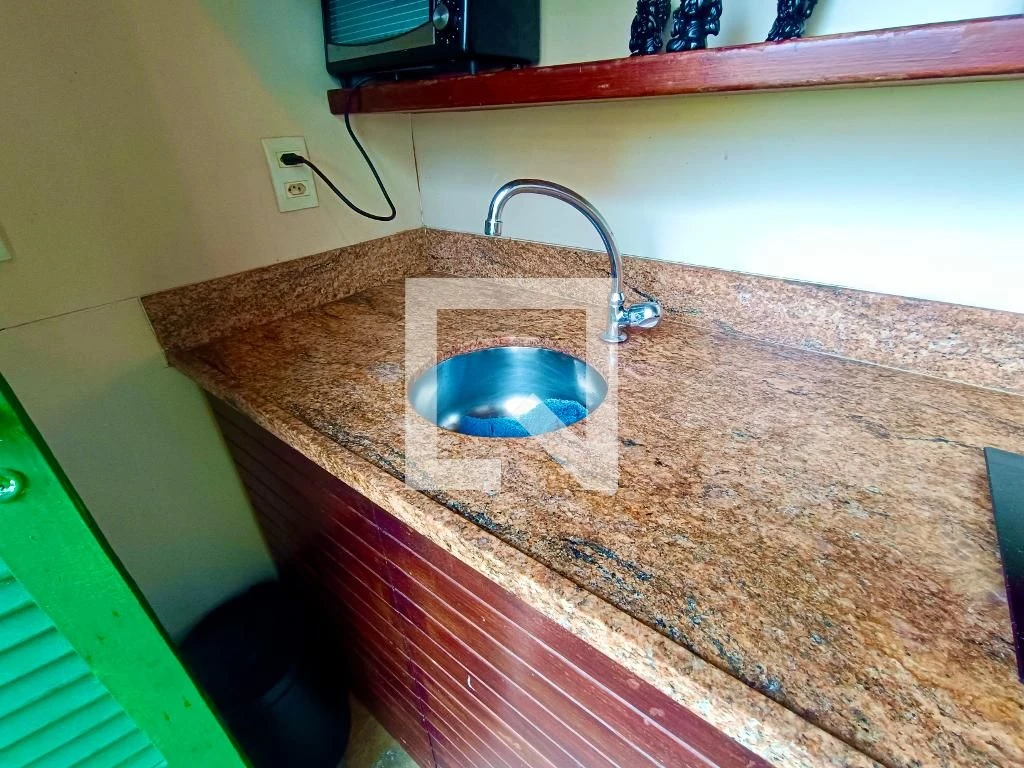 Furnished 2-bedroom apartment with private balcony BBQ — photo 2