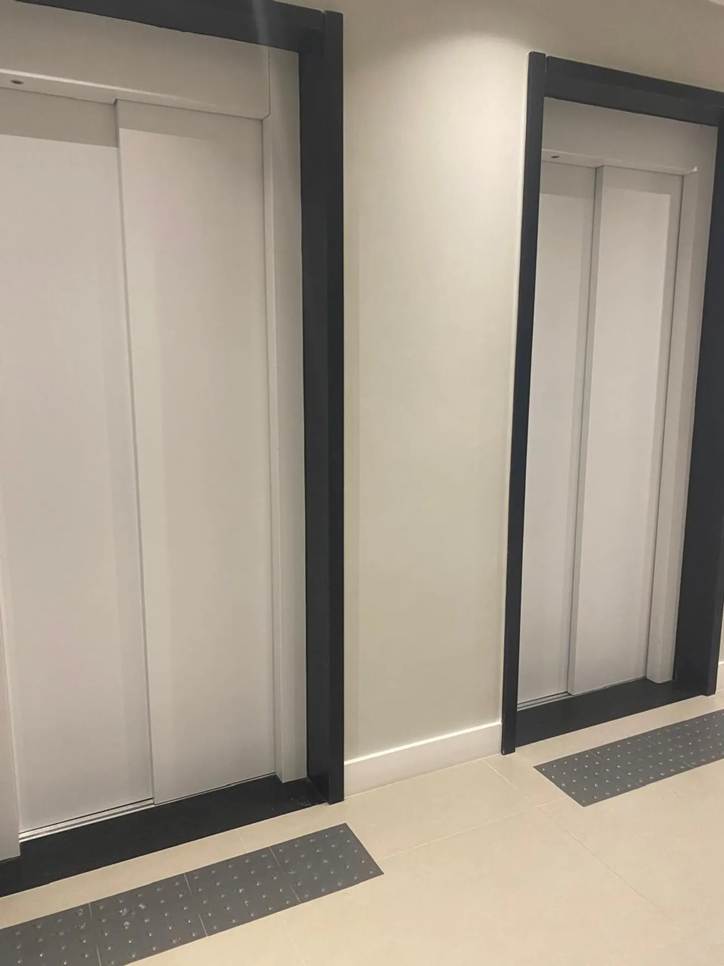 Estudio amueblado de 56 m² con 1 dormitorio y plaza cubierta — photo 39