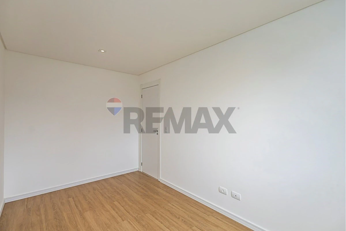 2-bedroom apartment with floor-to-ceiling windows — photo 18