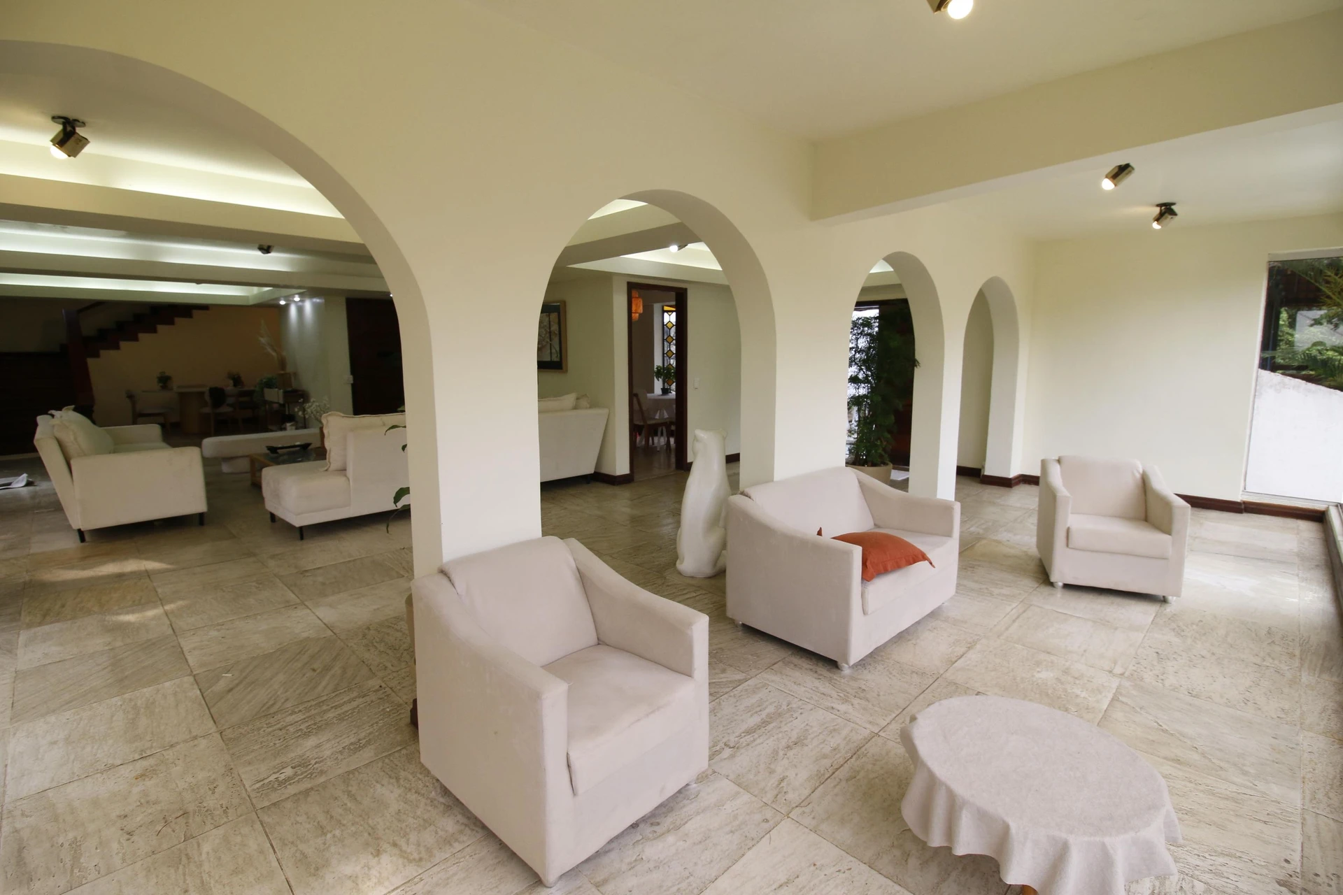 Mountain view in a 3-bedroom house, 460 m² — photo 14