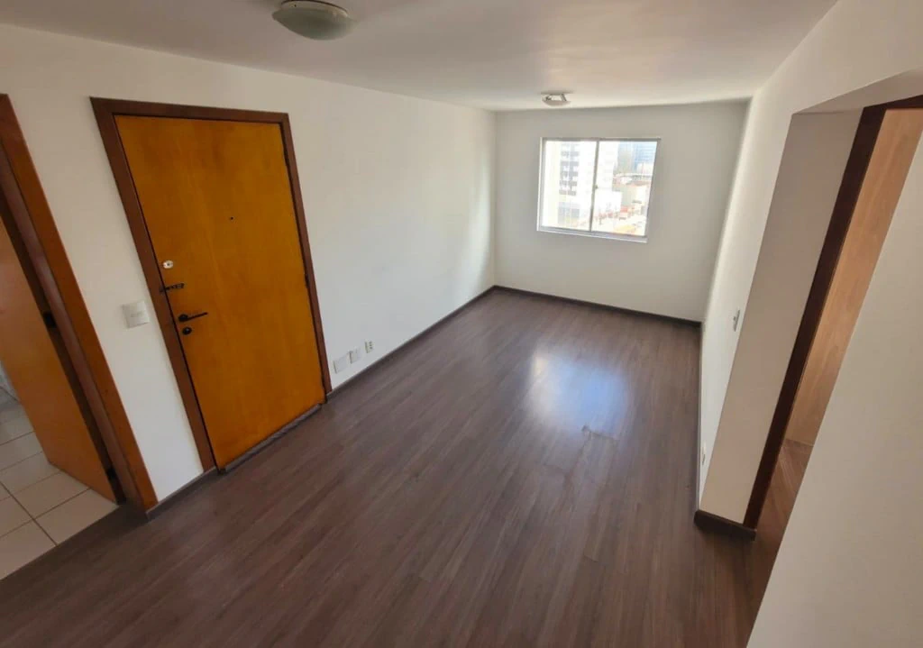 Apartment, 87 m², with wood or laminate floors — photo 6