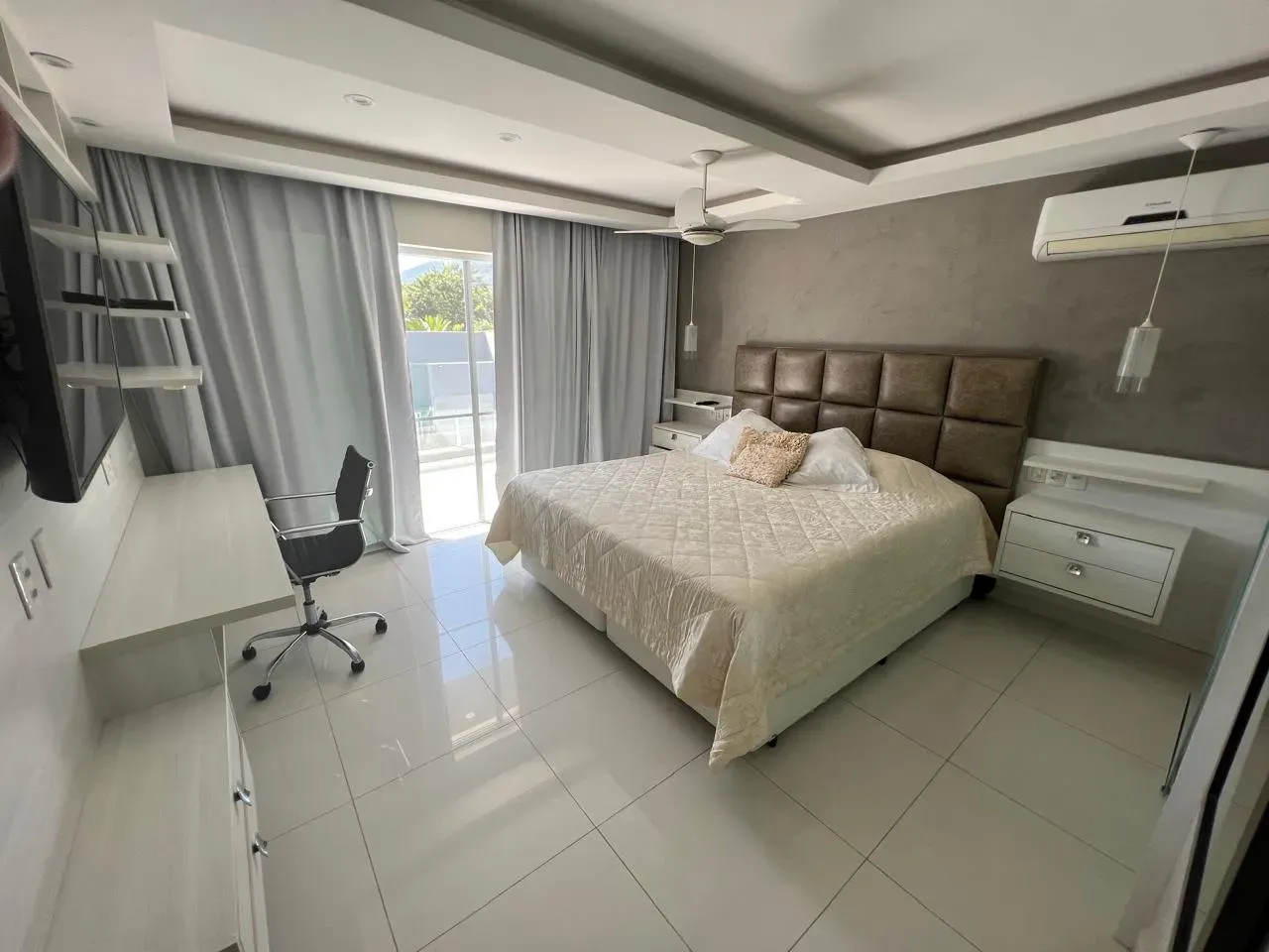 Furnished house with 6 suites, 8 baths and 720 m² — photo 3