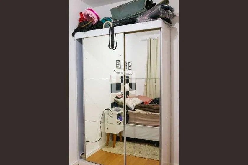 1-bedroom furnished apartment with built-in closets — photo 16
