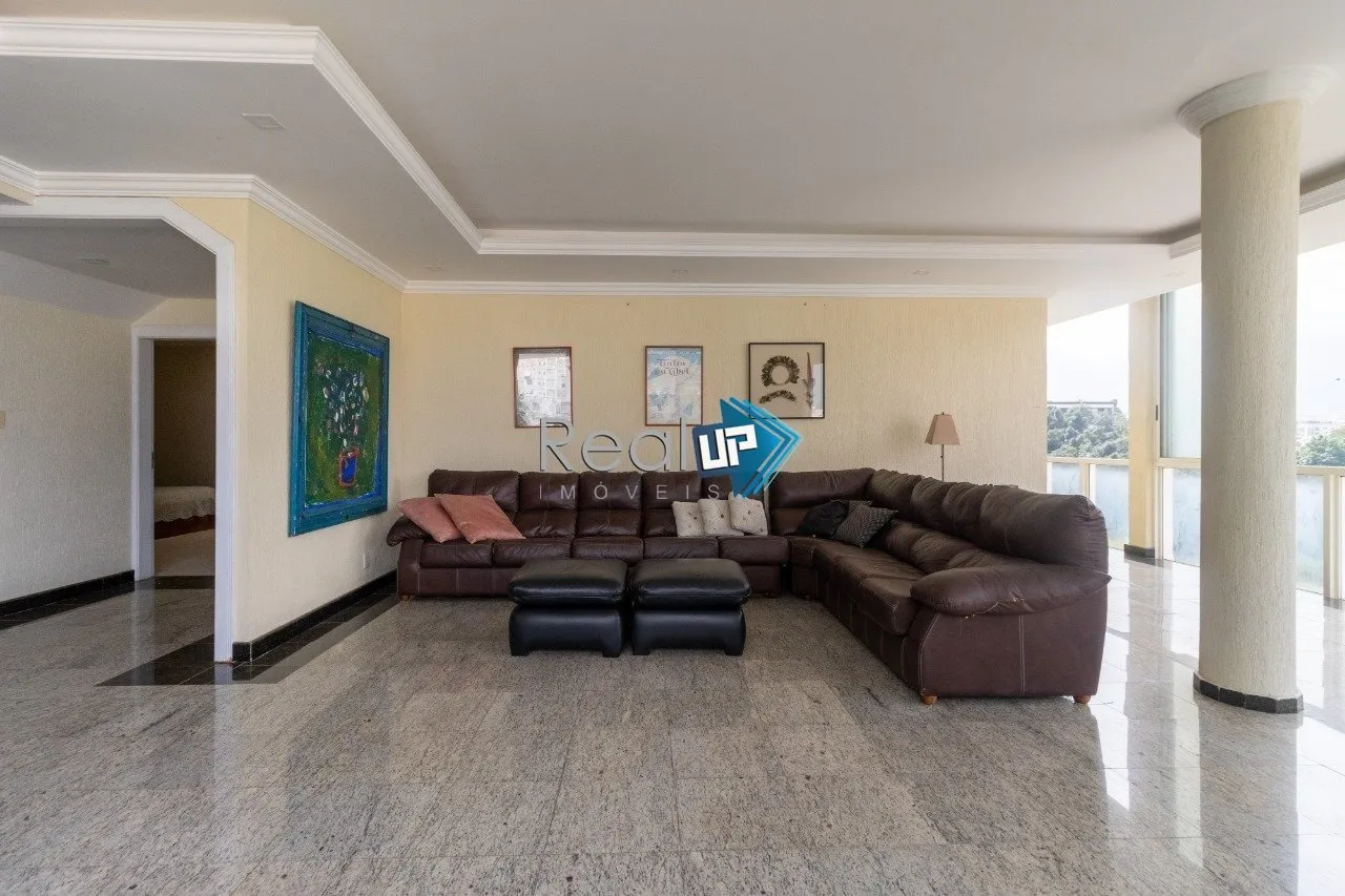 Condominium house with 5 bedrooms and 1081 m² plus laundry — photo 16