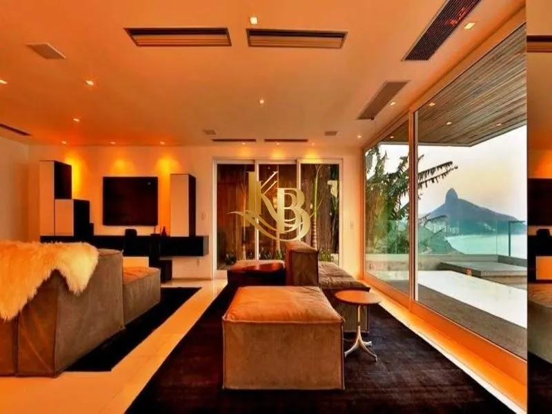 Unfurnished house with 5 bedrooms and 5 bathrooms — photo 9
