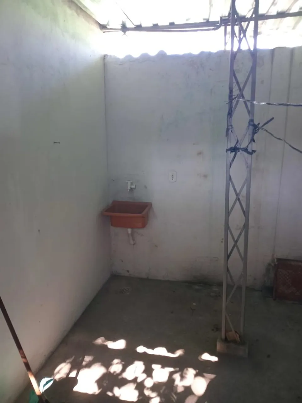 House with a closed kitchen and a gas stove — photo 8