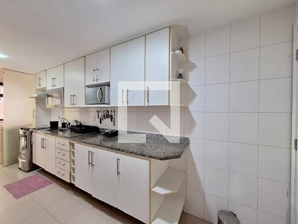 Furnished 3-bedroom apartment with 3 bathrooms — photo 9