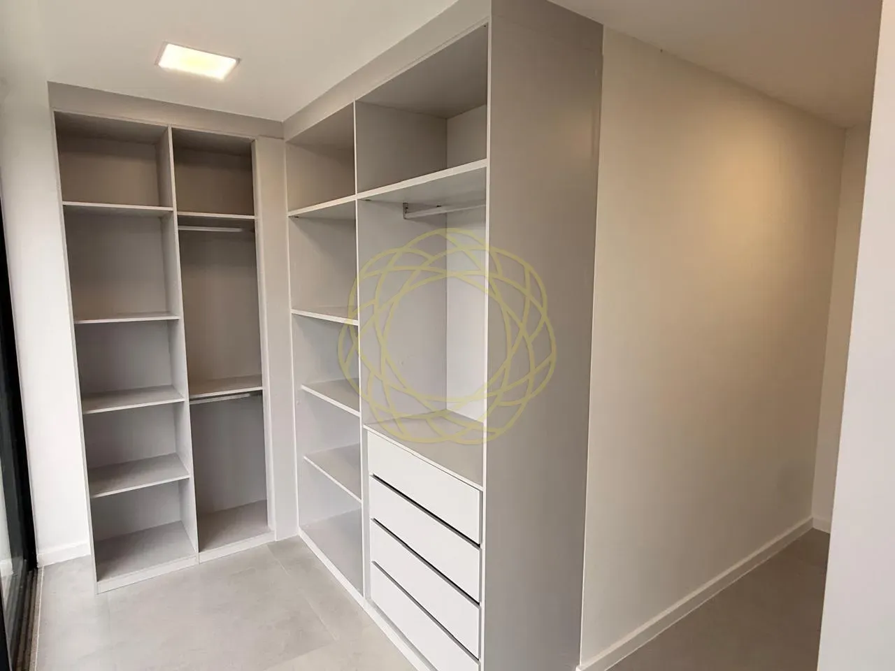 Casa com 4 quartos e 5 banheiros, 280 m² — photo 16