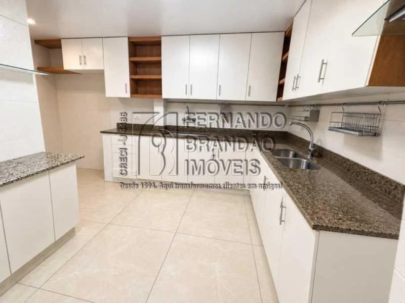 Apartamento de 170 m² com 3 quartos e varanda — photo 15