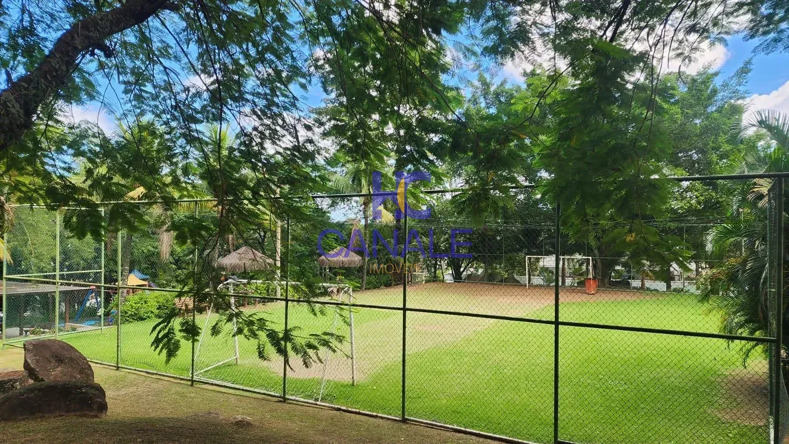 House with 5 bedrooms and mountain-view windows — photo 50