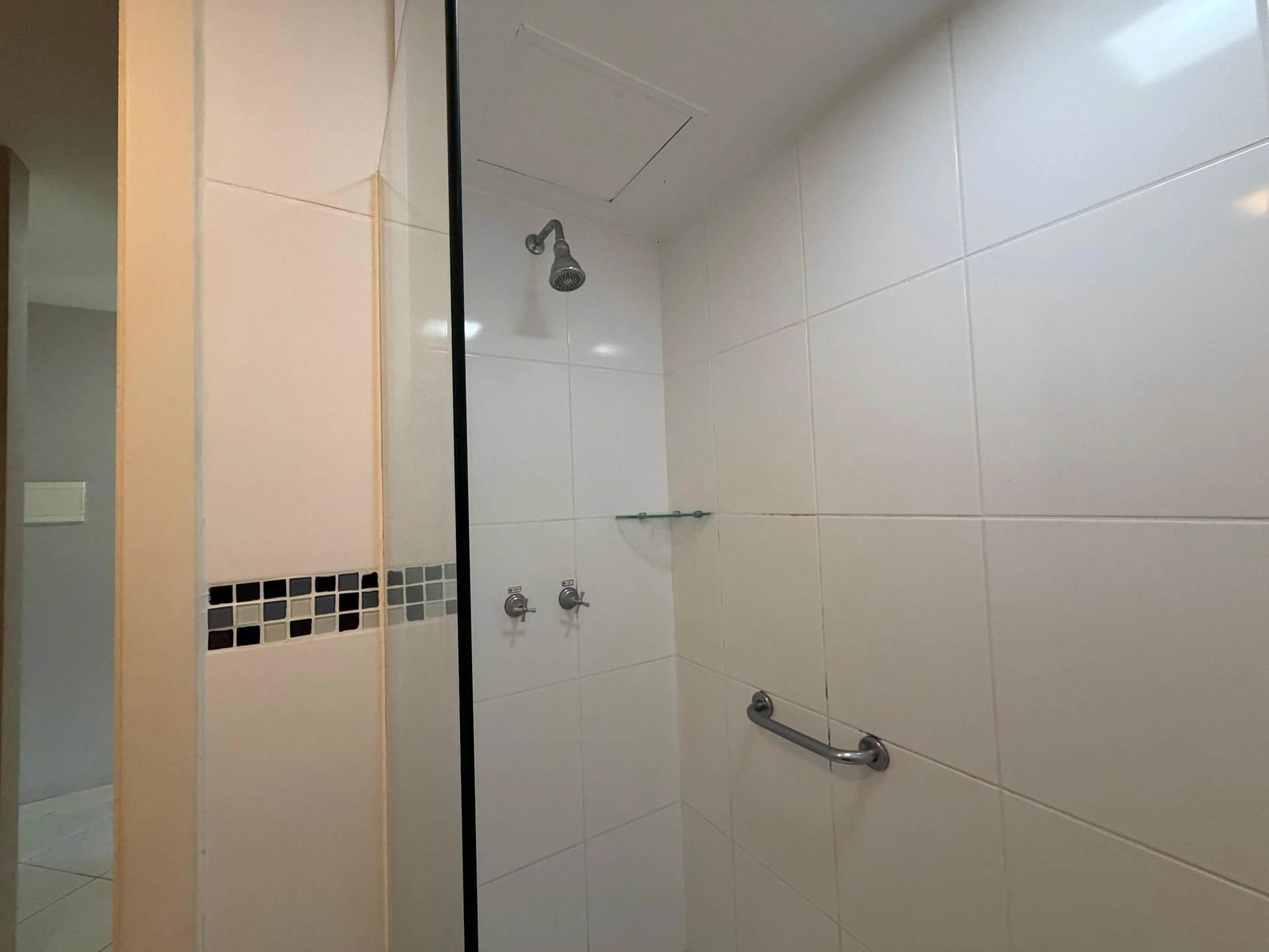 Studio with 1 en-suite bedroom, balcony and 1 parking