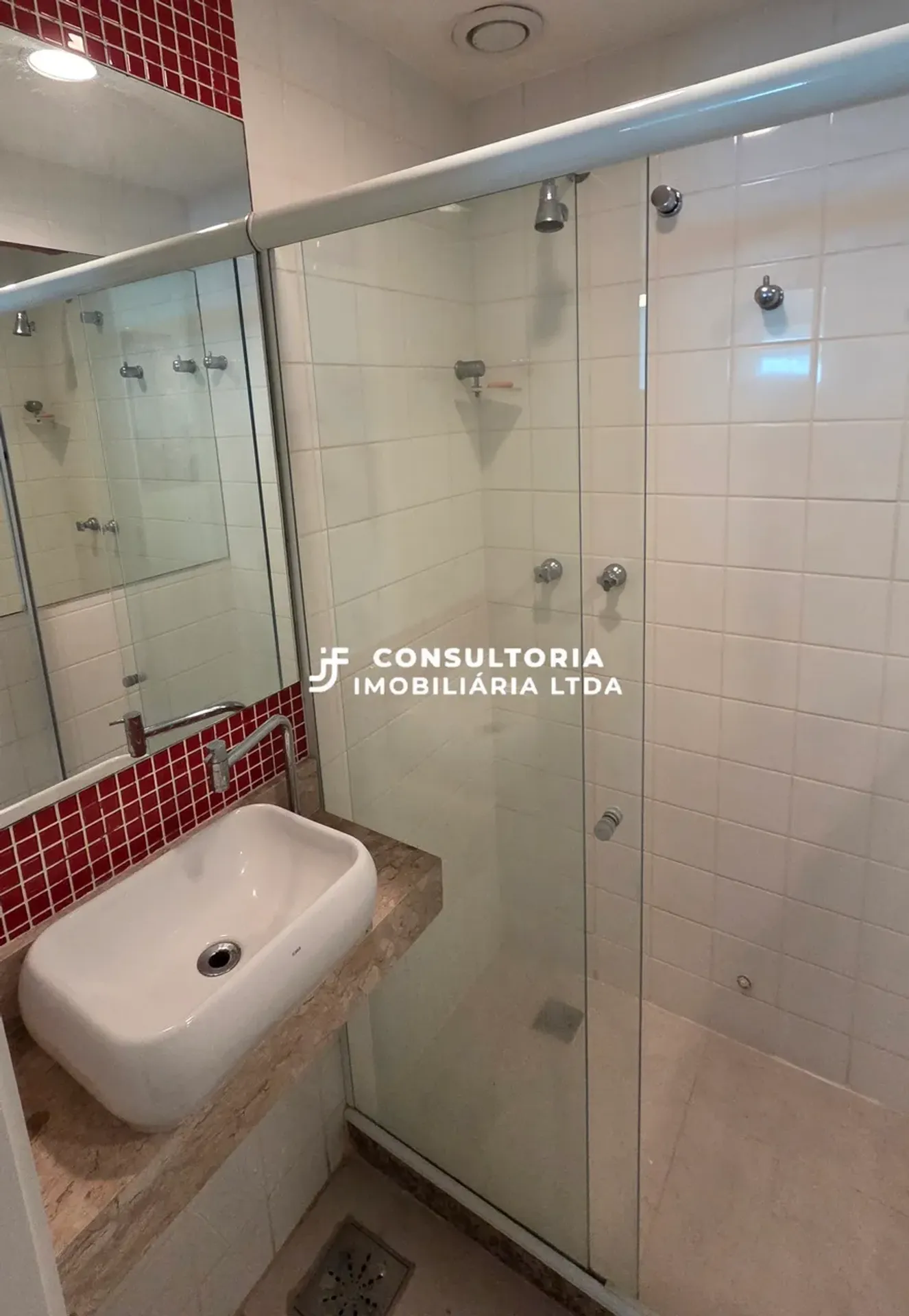 3-bedroom apartment in a building with a sauna — photo 39