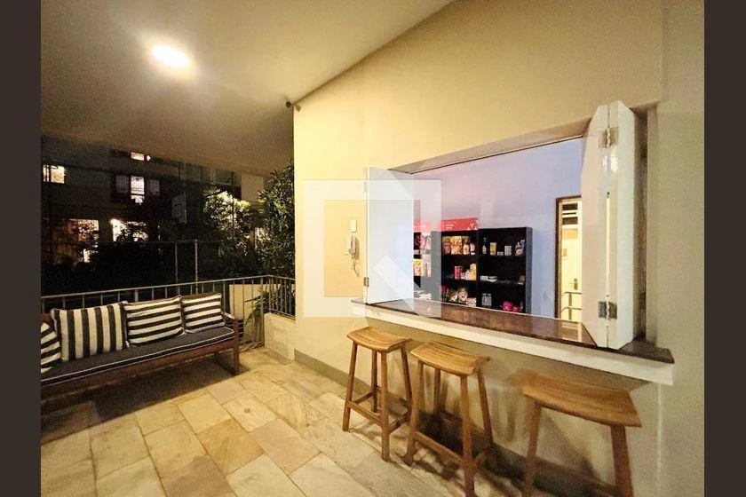 Walk-in closet in a 3-bedroom apartment, 120 m² — photo 43