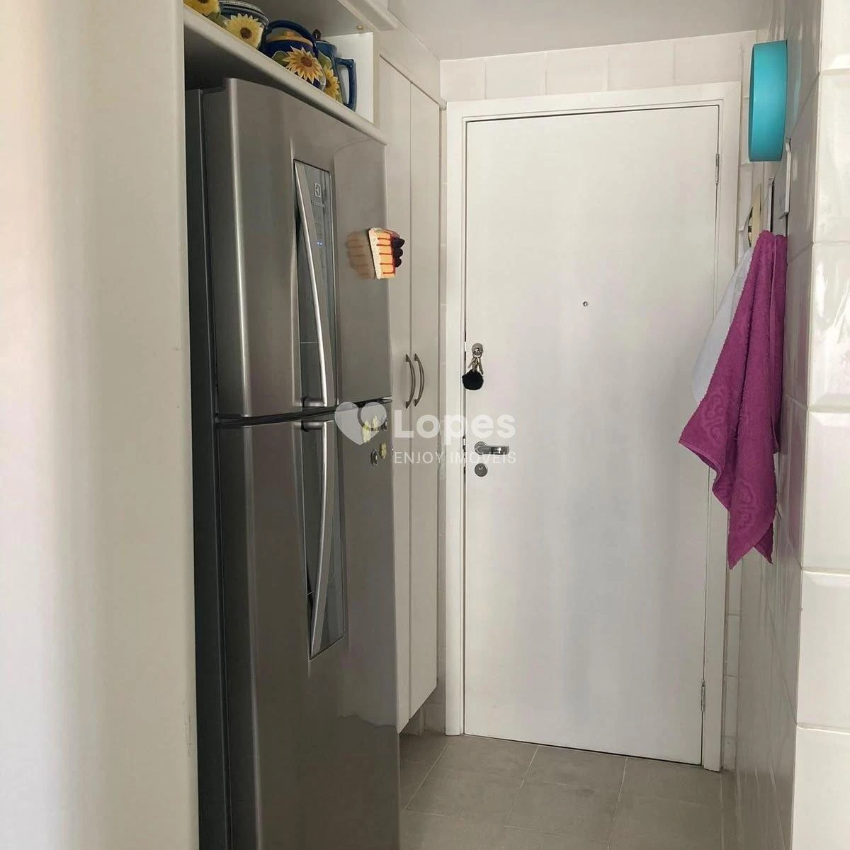 Furnished apartment, 96 m², with a glass-enclosed balcony — photo 29