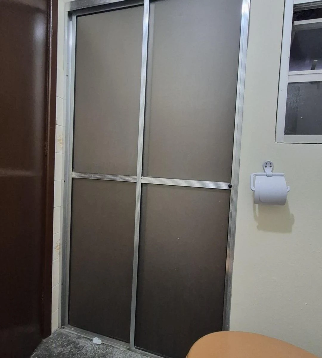 2-bedroom apartment with wood or laminate floors in Curitiba — photo 12