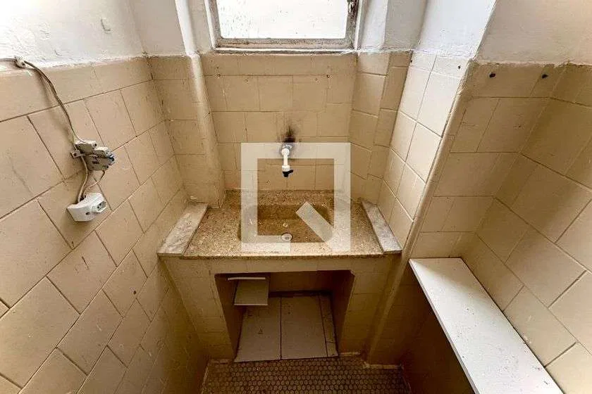 Wood or laminate floors in a one-bedroom apartment, 45 m² — photo 13