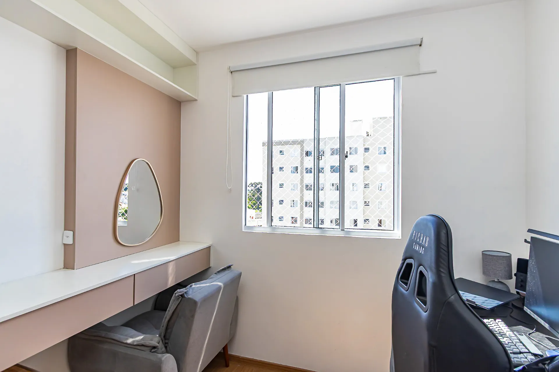 Робоче місце та 2 спальні: квартира 42 м² — photo 12