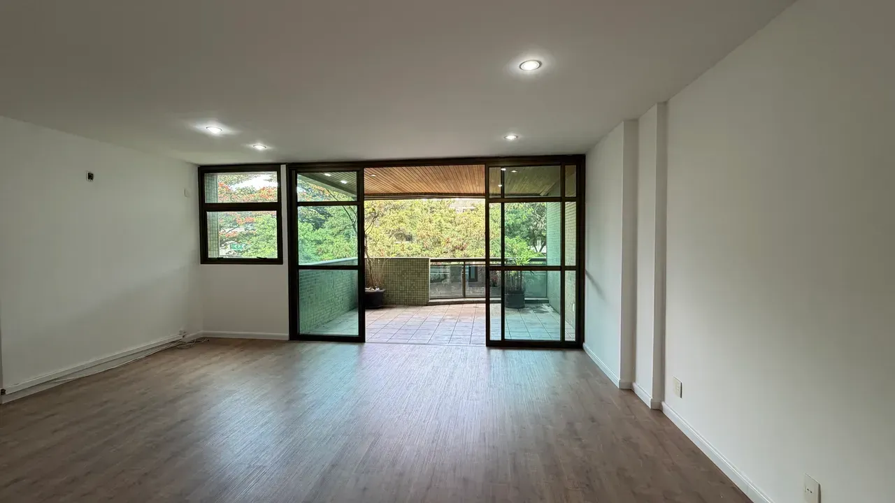 Apartamento com 3 quartos, cozinha separada e 3 vagas