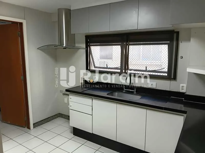 Apartamento com 3 quartos e varanda — photo 5