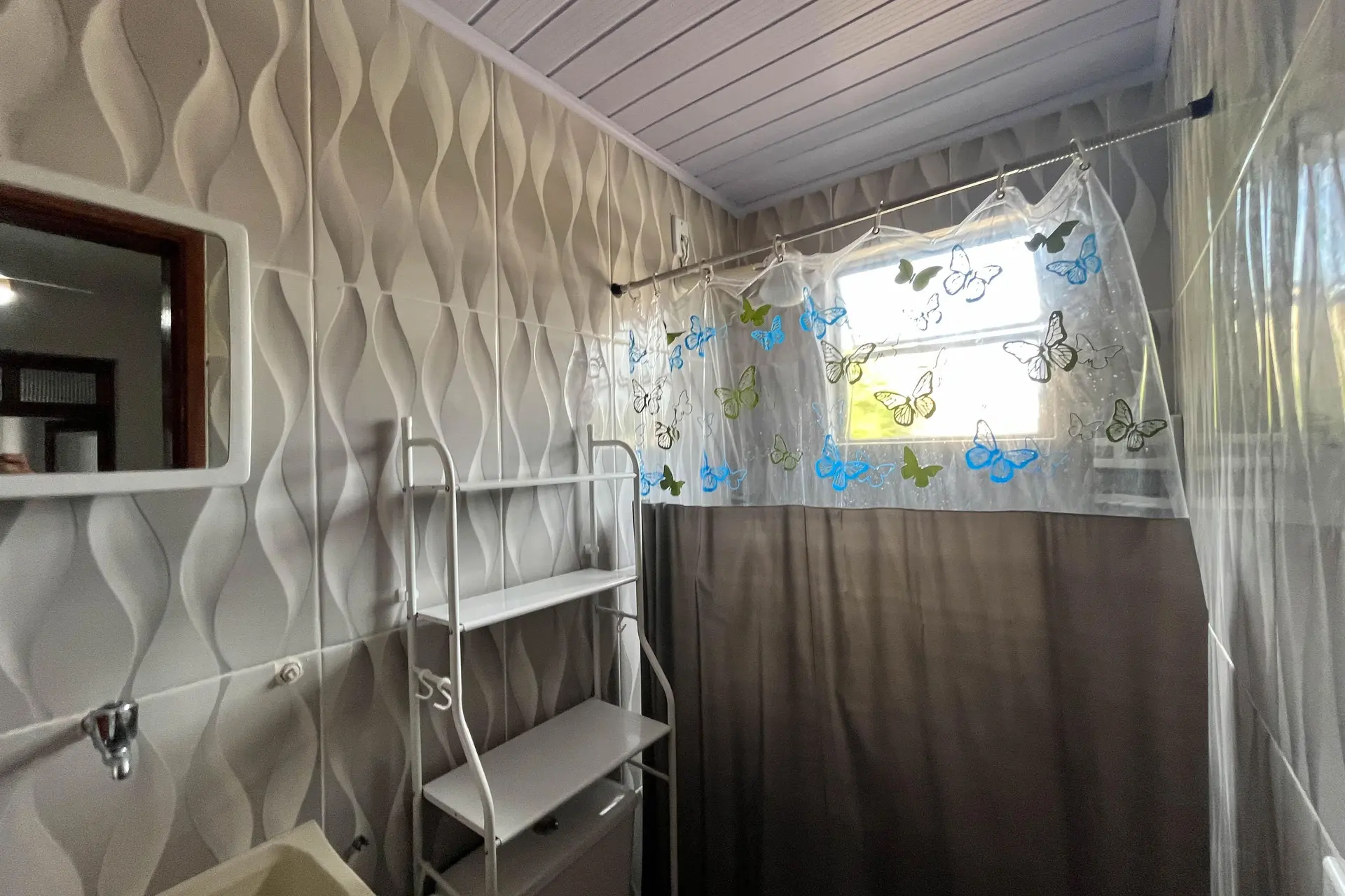 Furnished 1-bedroom apartment with no parking — photo 13