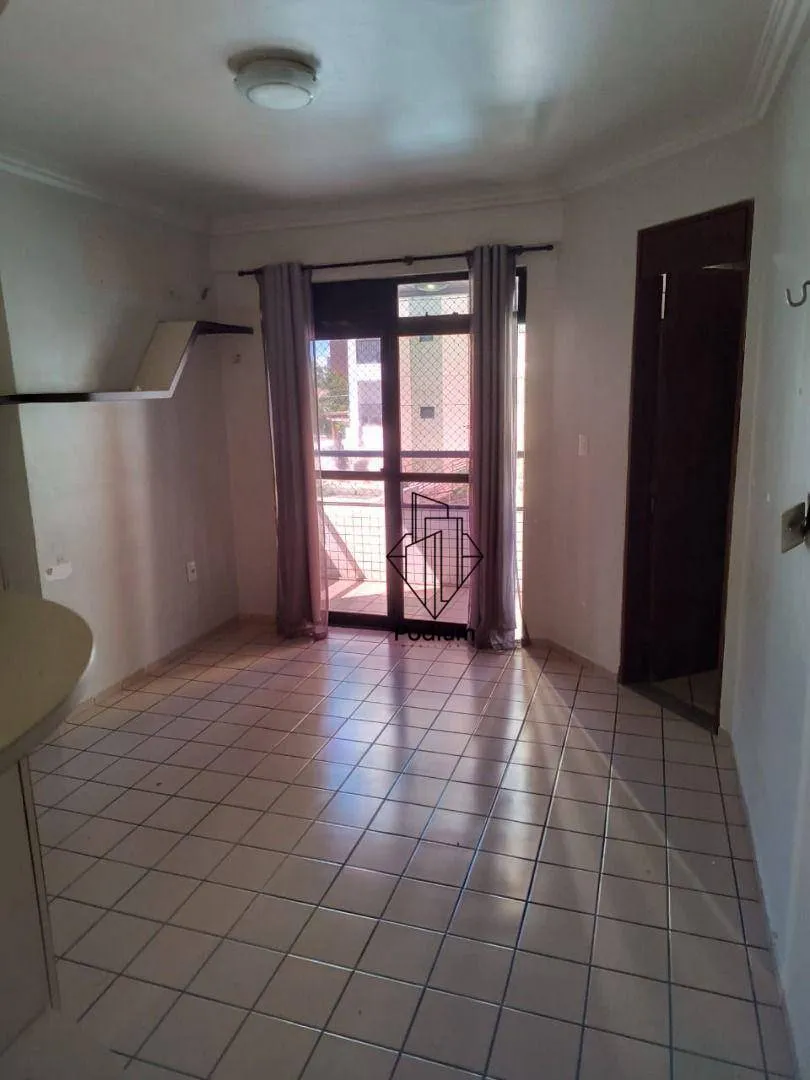 148 m² apartment with 4 bedrooms and a balcony — photo 11