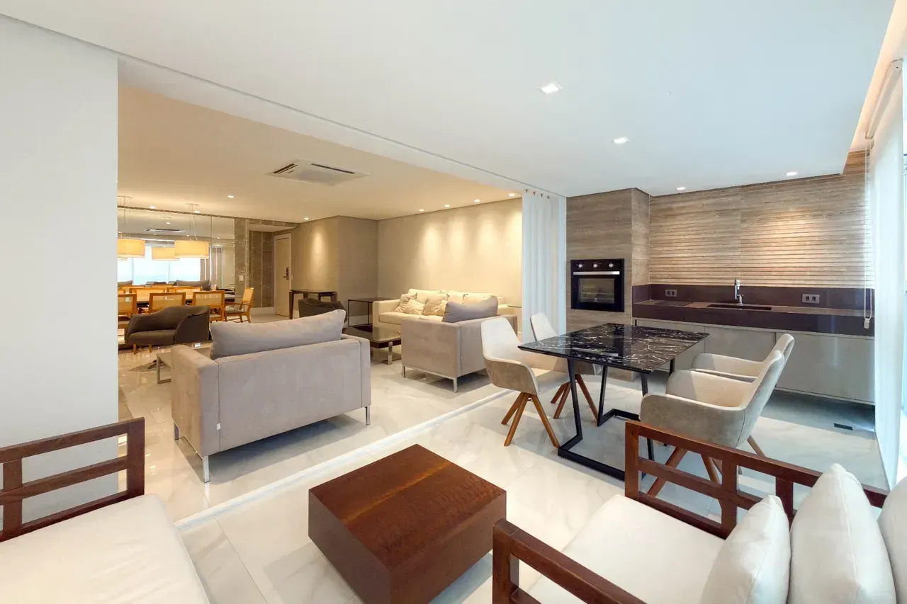 Furnished apartment with 4 bedrooms and 5 bathrooms — photo 16