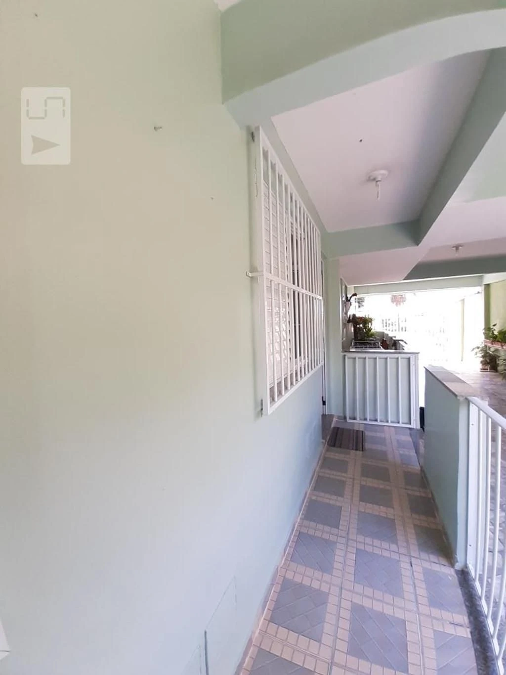 Rental apartment with 2 bedrooms and a balcony — photo 2