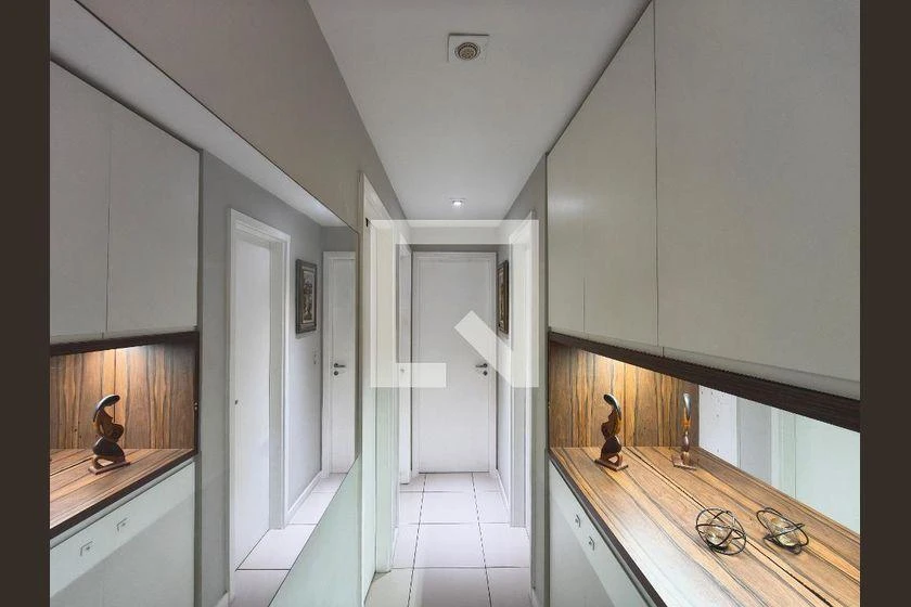 Furnished apartment, 103 m², with a glass-enclosed balcony — photo 46