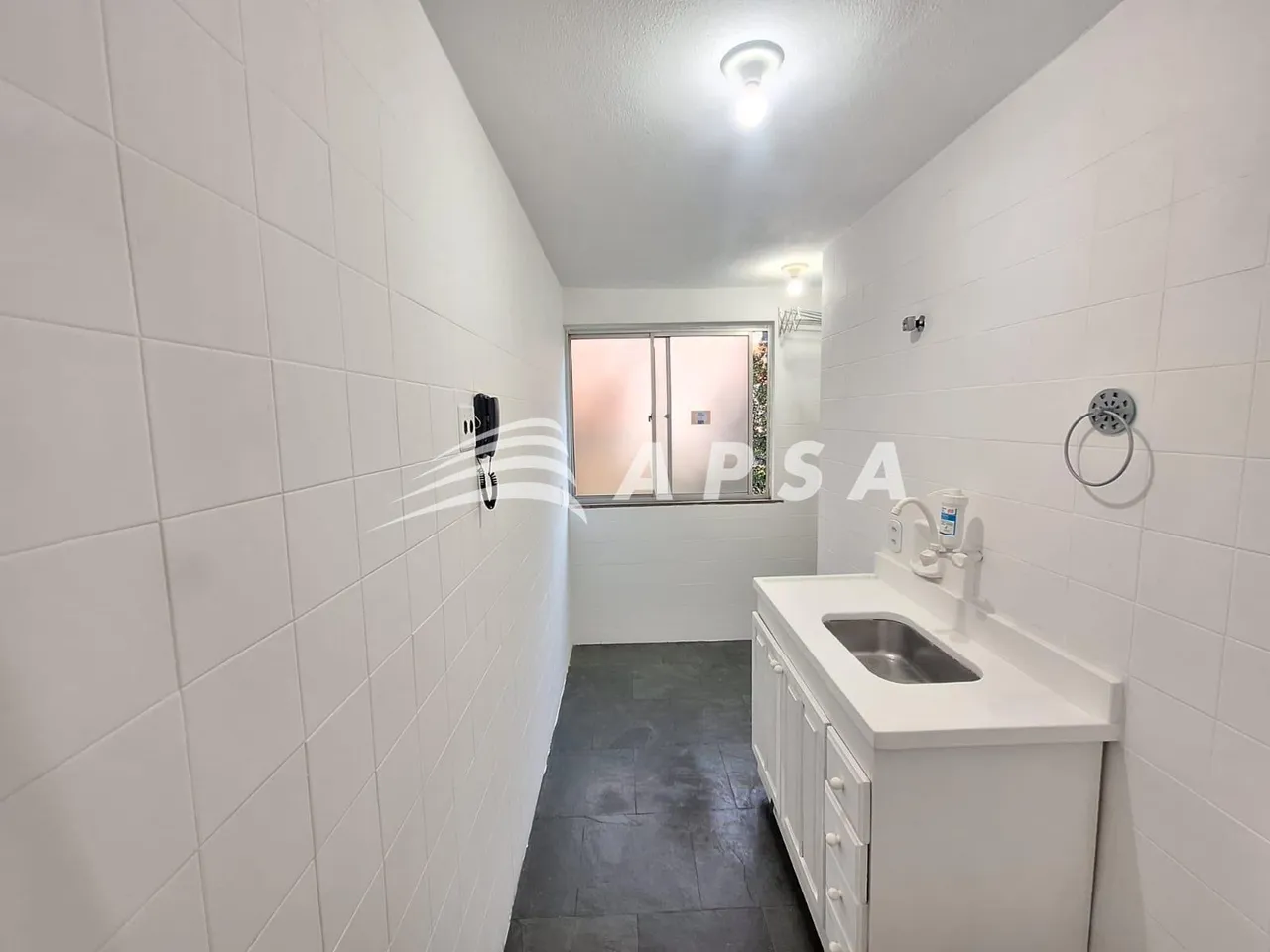 Apartamento de 2 quartos com box de vidro no banheiro — photo 12