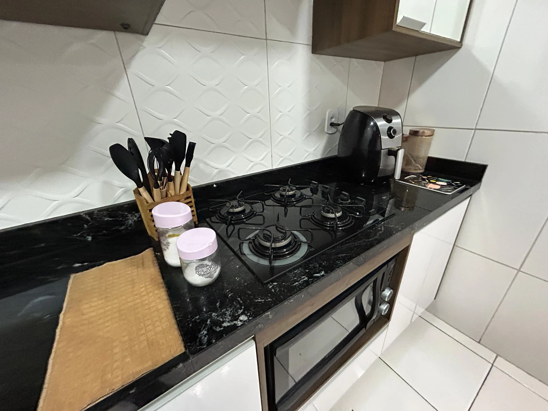 Furnished house with 3 bedrooms and a gas stove kitchen — photo 25