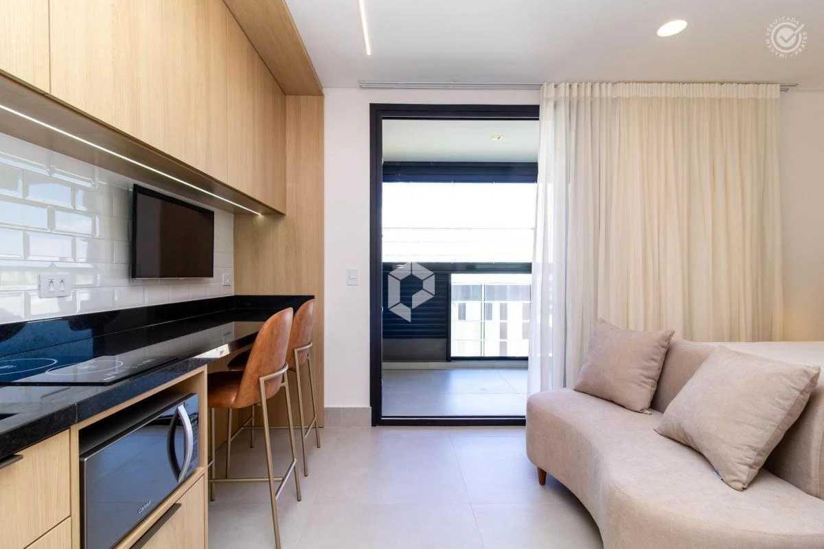 One-bedroom apartment in a building with a gym — photo 3