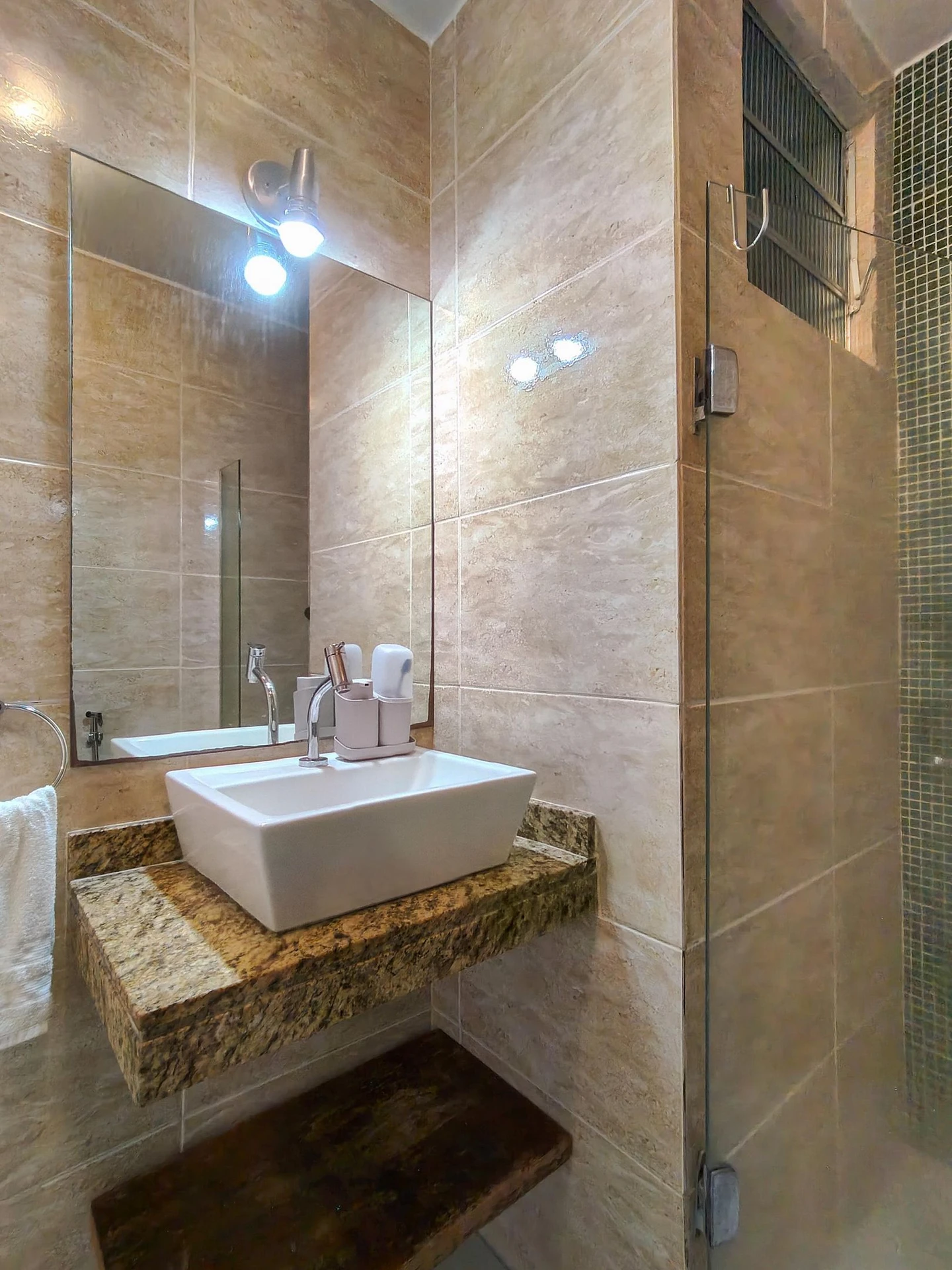 Apartamento mobiliado com cozinha americana e fogão a gás — photo 34
