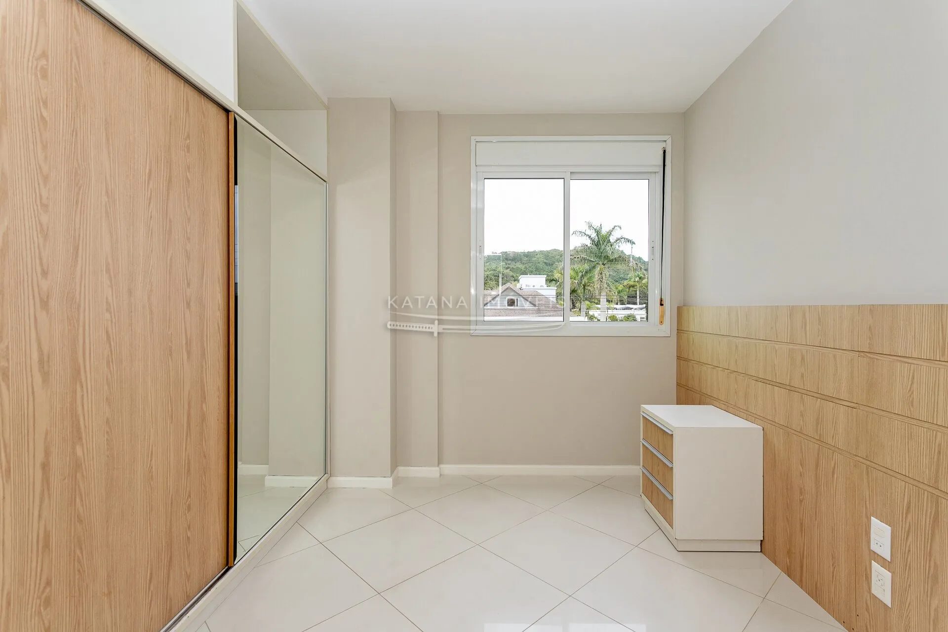 4-bedroom apartment with a bathtub in Florianópolis — photo 37