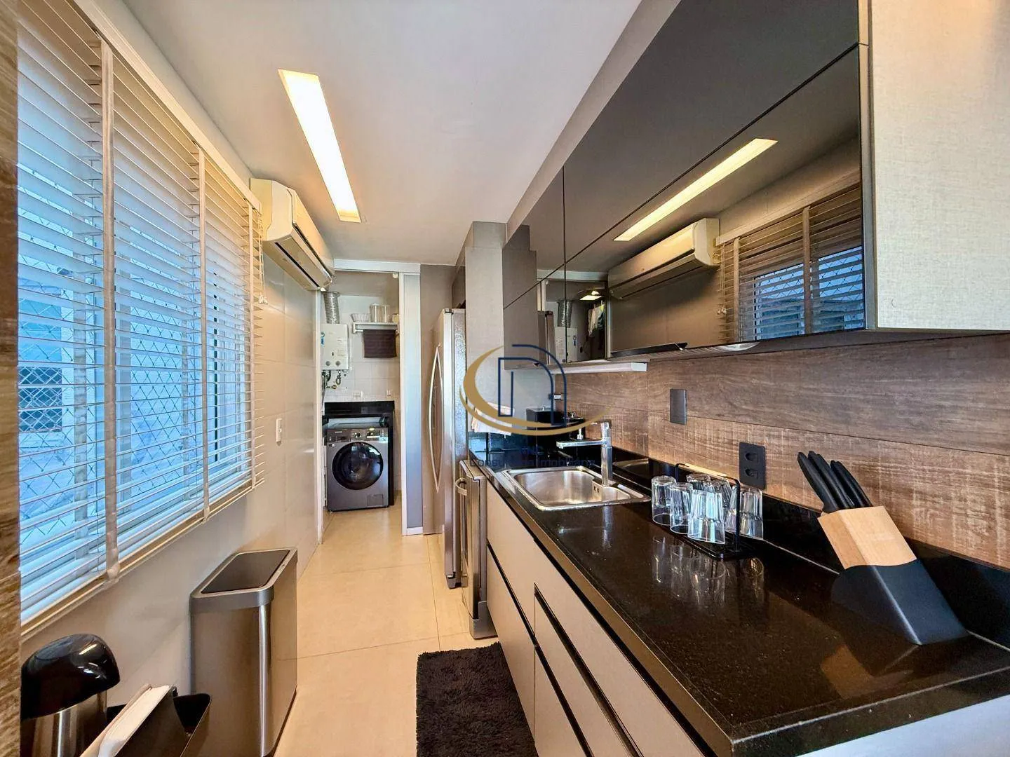 Front-facing penthouse with 215 m² and 4 bedrooms — photo 40
