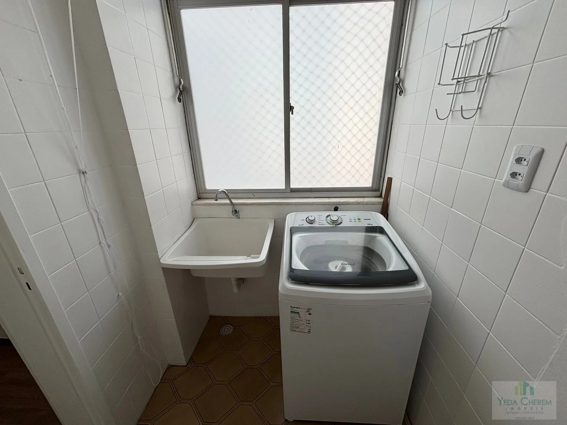 Washing machine in a one-bedroom apartment, 41 m² — photo 8
