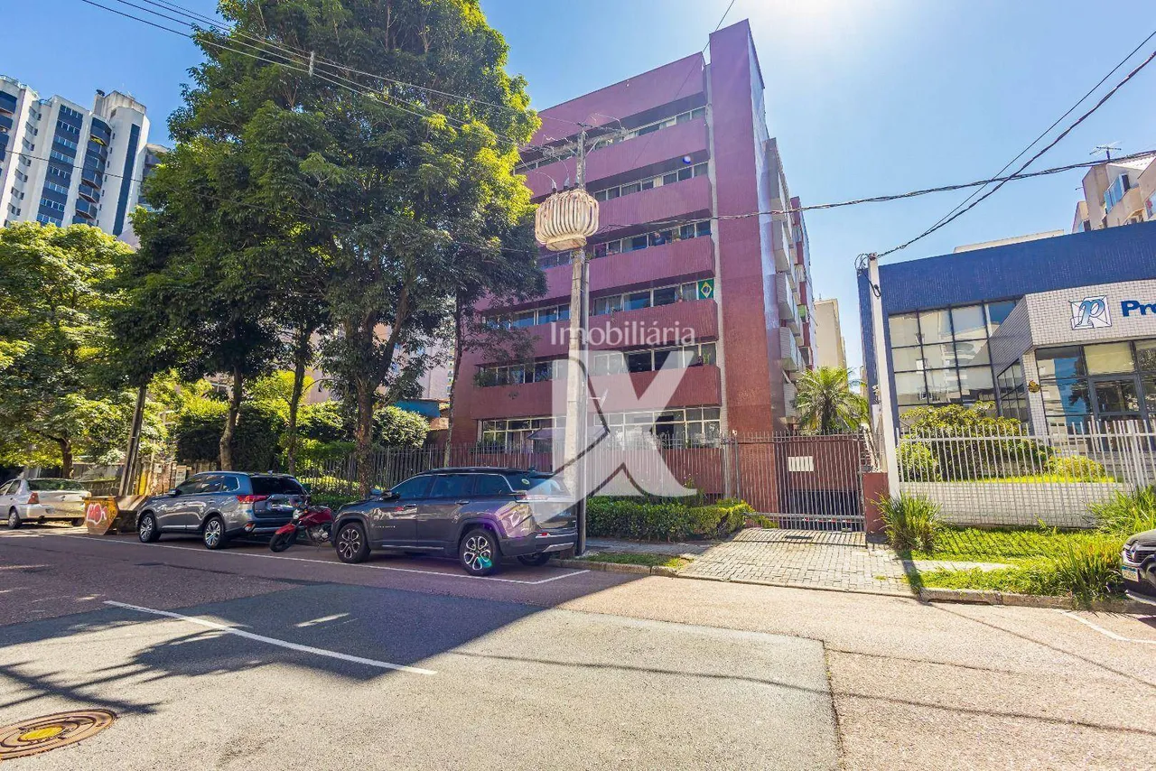 Furnished 3-bedroom apartment with balcony — photo 10