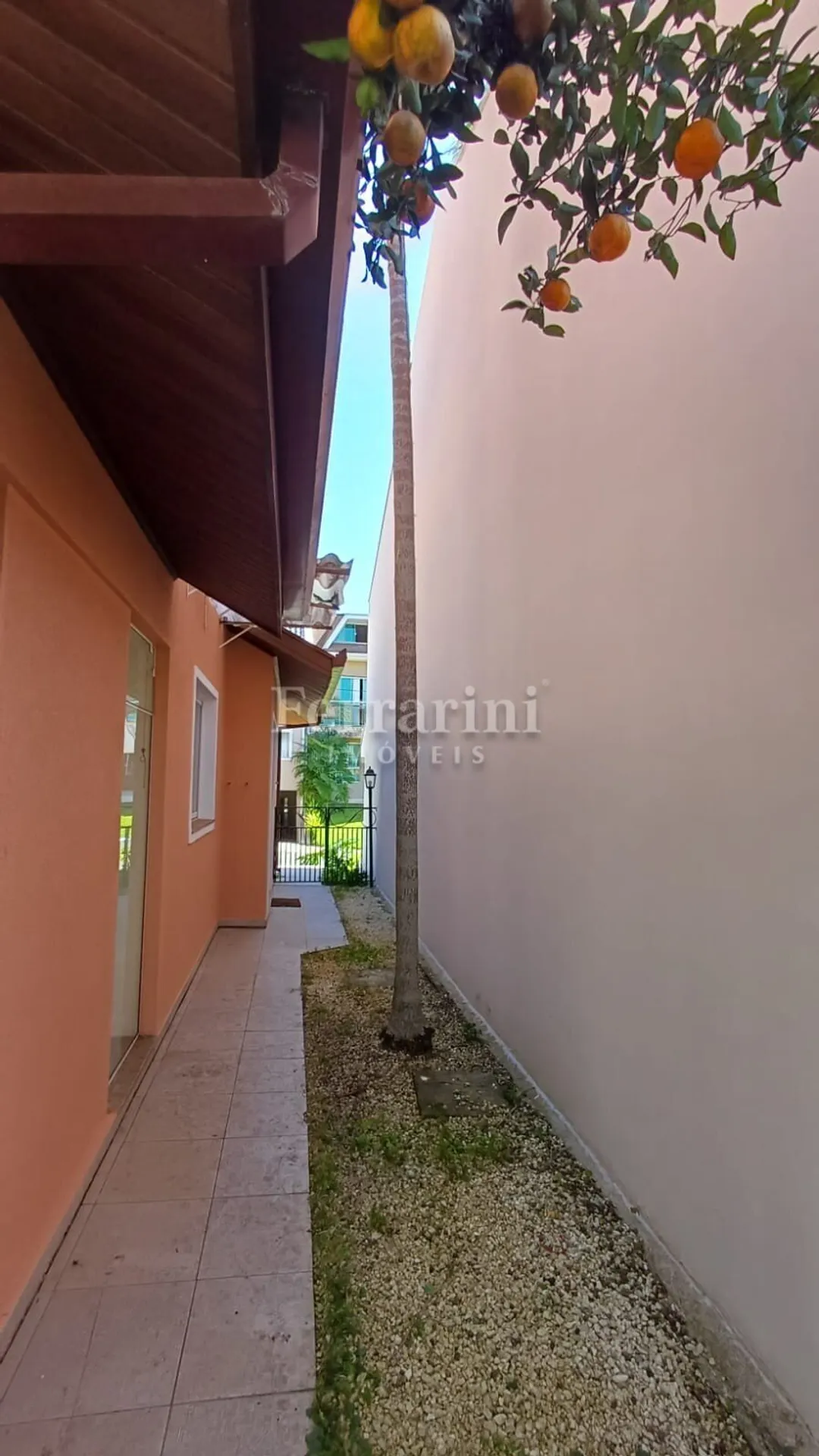Rental house with 3 bedrooms and 4 bathrooms — photo 27