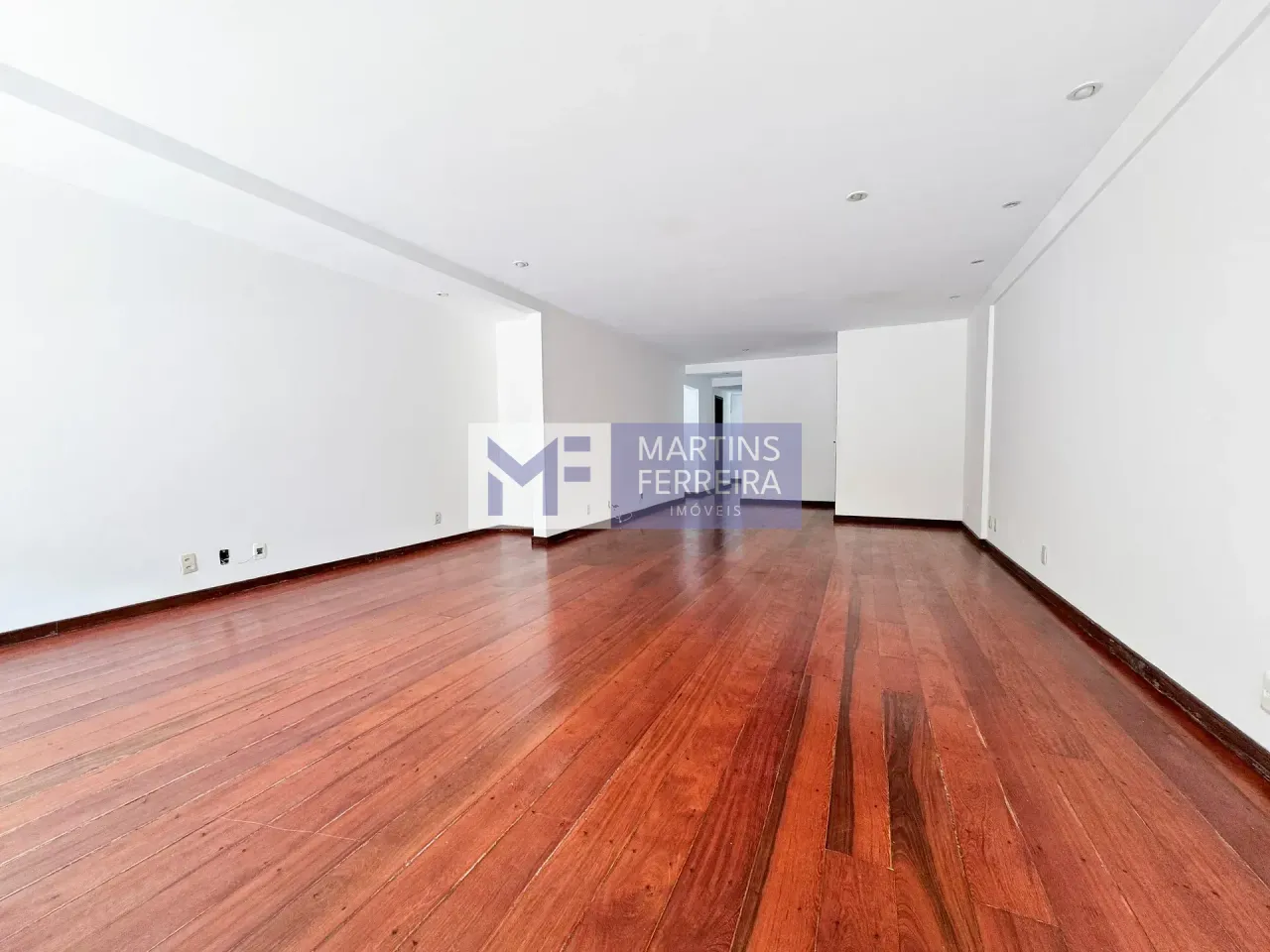 Rental penthouse with 3 suites and a closed-off kitchen — photo 11