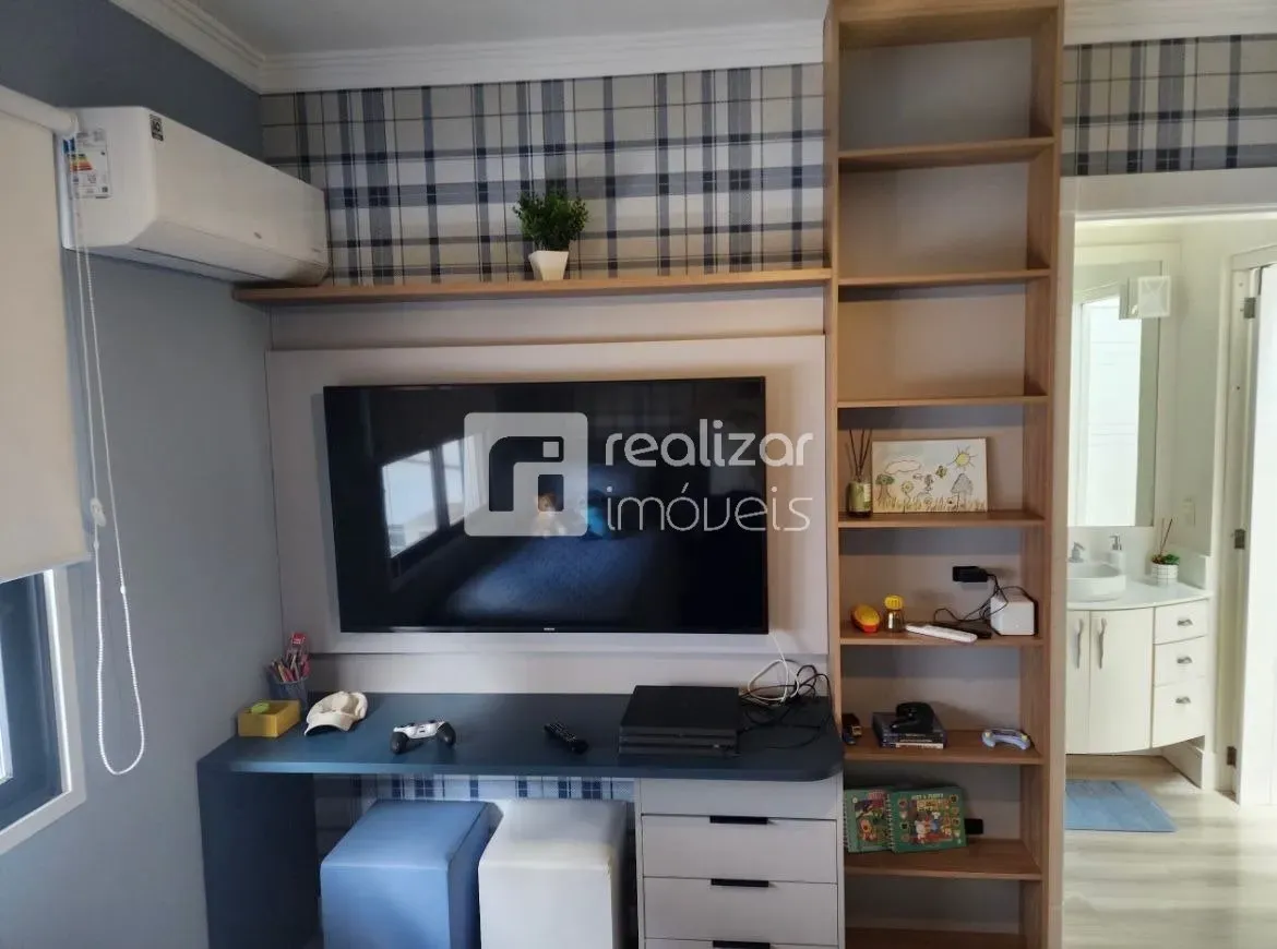 Furnished 600 m² house with 5 en-suite suites and parking — photo 14