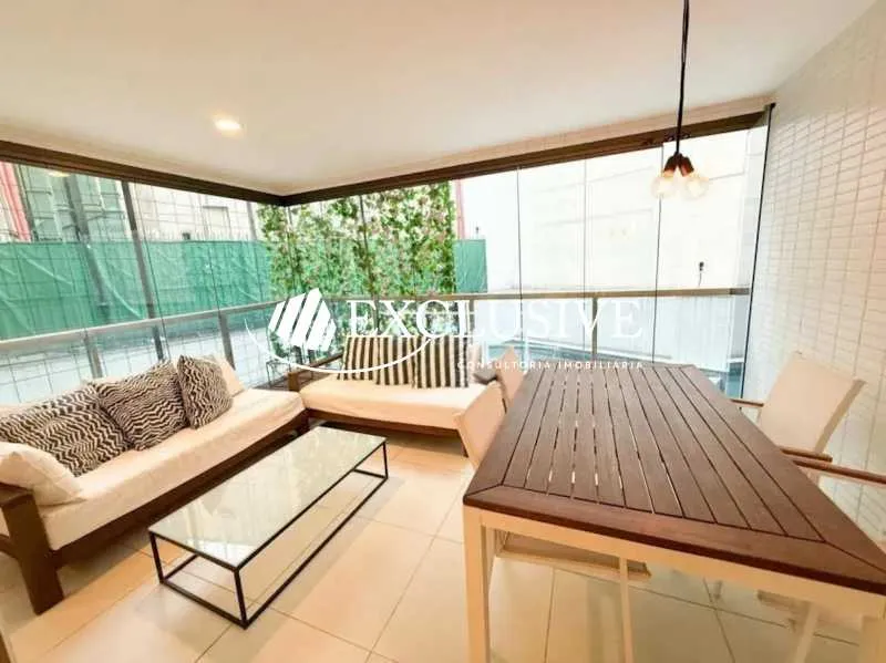 Furnished apartment, 96 m², with floor-to-ceiling windows — photo 12