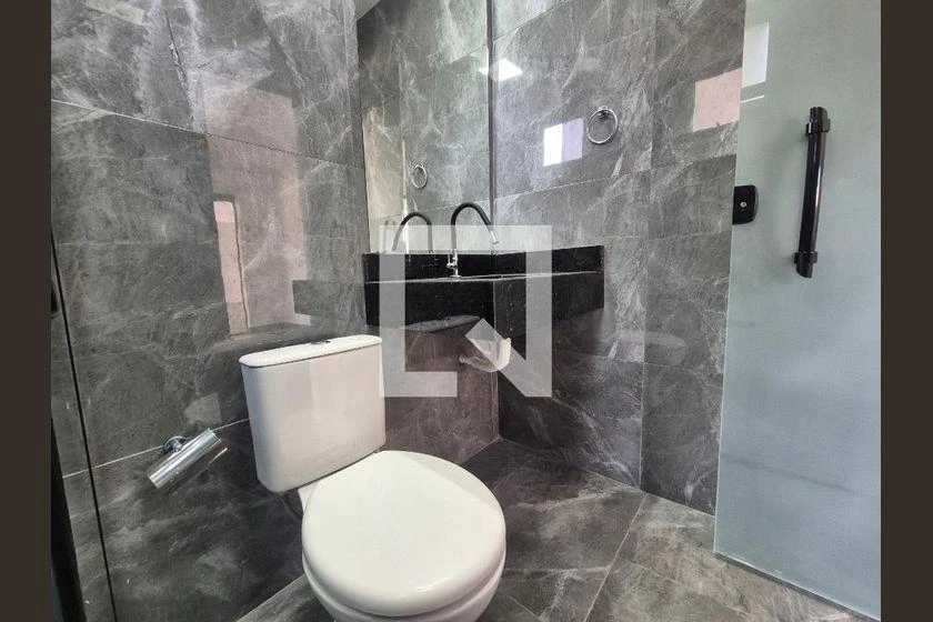 House, 400 m², with a washing machine — photo 17
