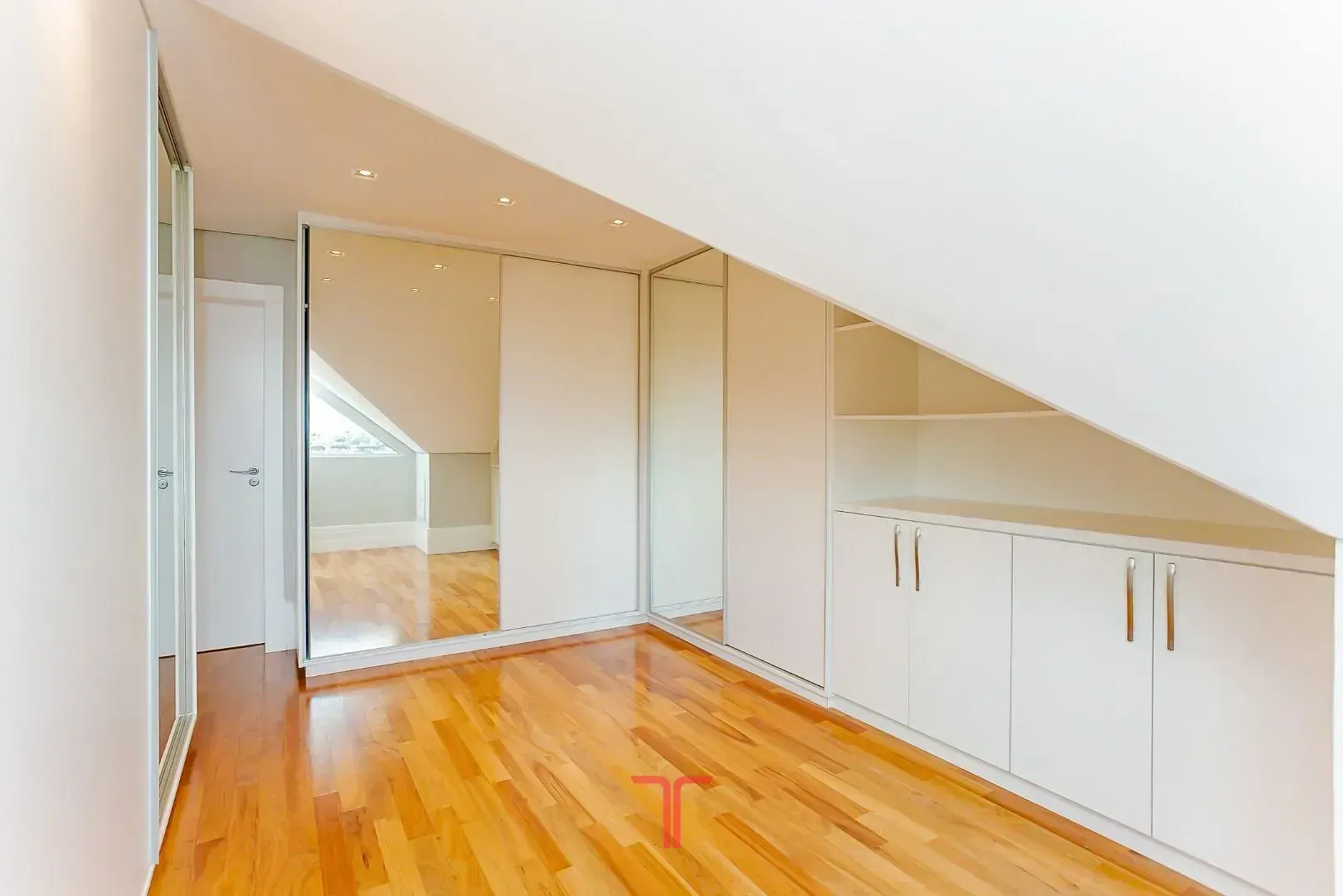Дом 550 м² с 5 спальнями и приватным садом — photo 107