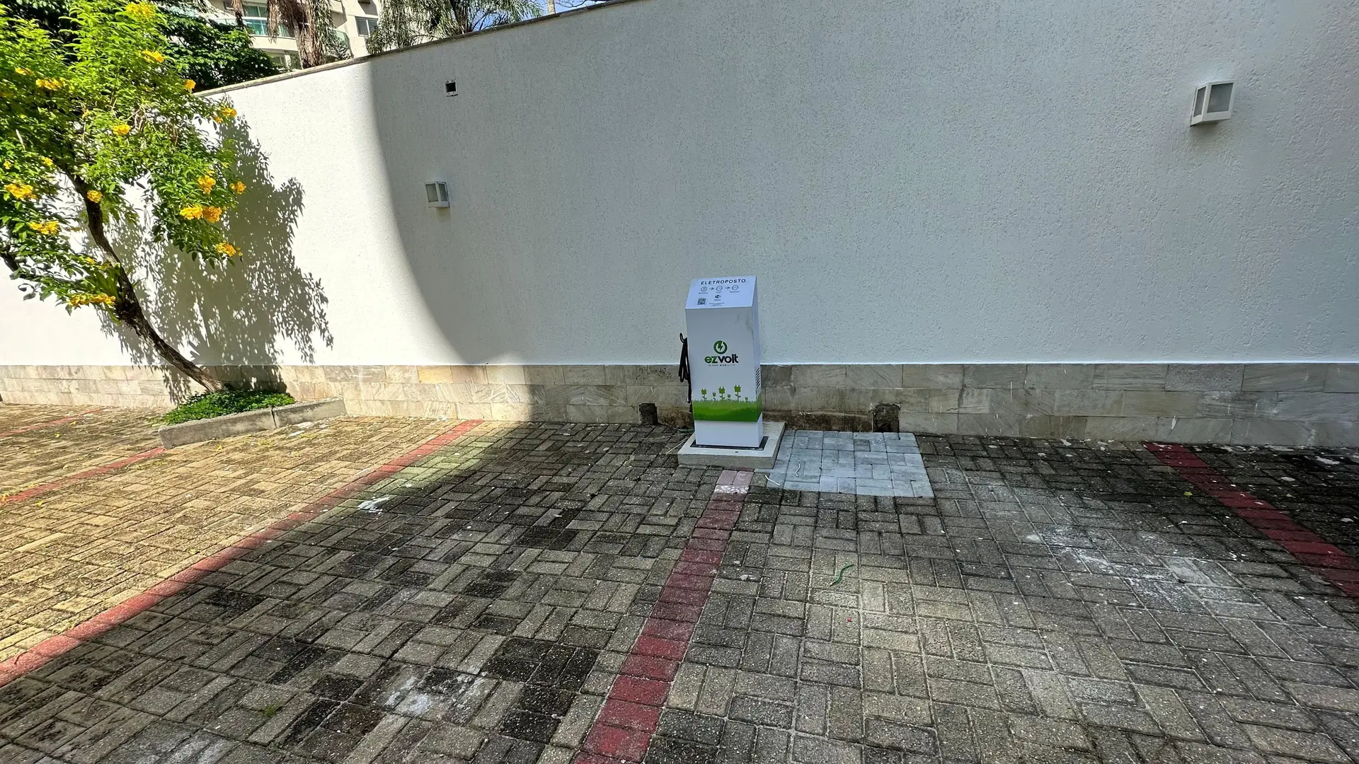 3-bedroom apartment with a glass-enclosed balcony — photo 50